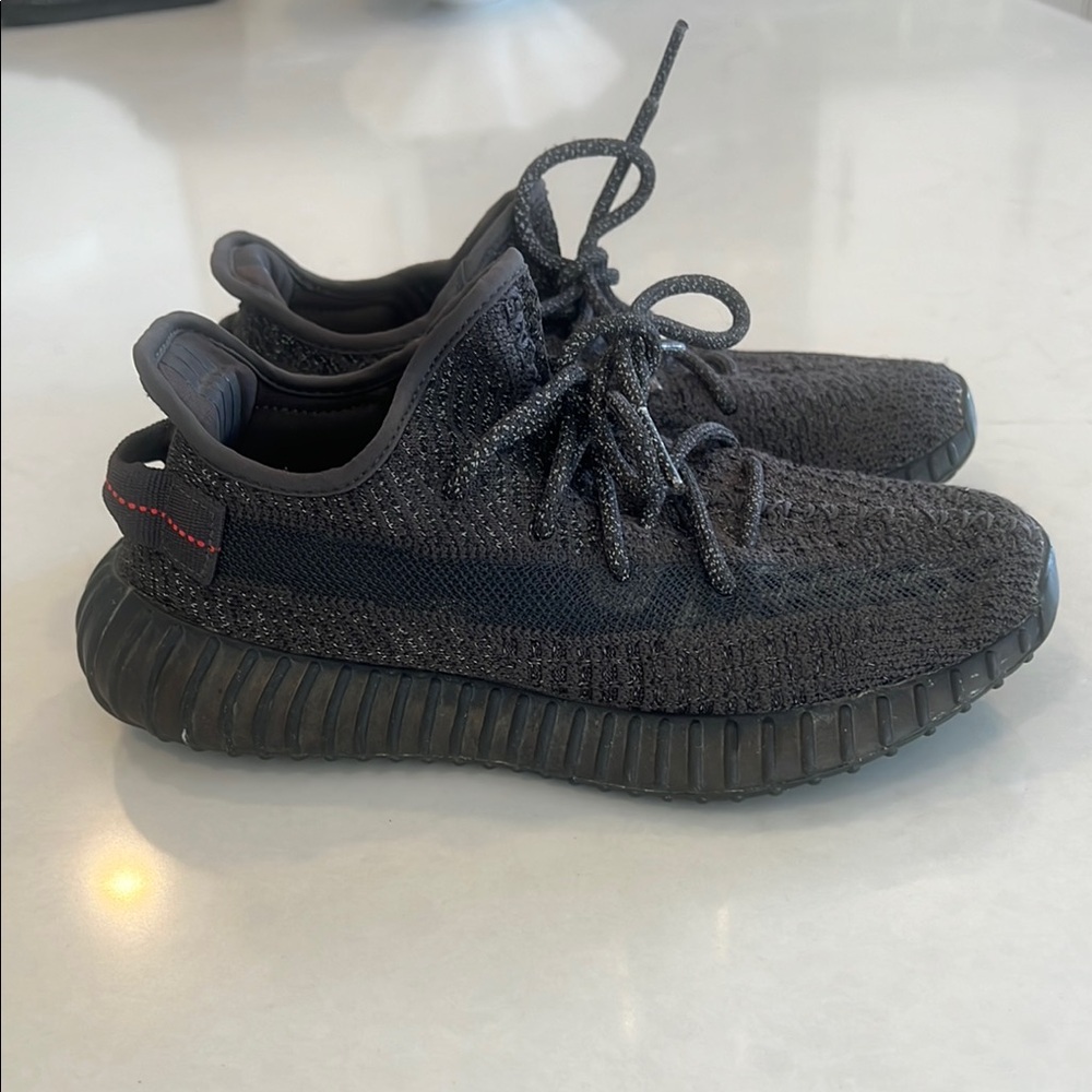Yeezy 350 V2 Black Reflective Sneakers with Knit Design and Ribbed Sole